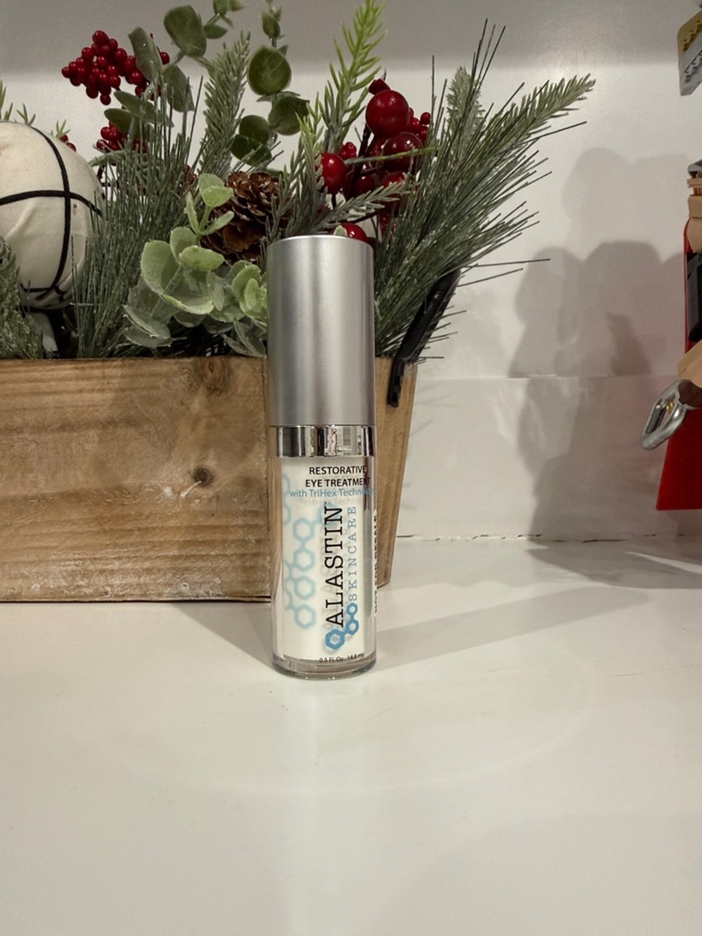 - New Alastin Resorative Eye treatment w/ trihex 0.5 oz